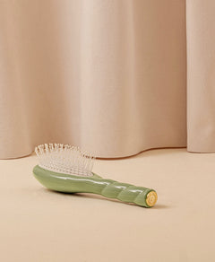 N.04 La Petite Brosse Démêlante & Massante La Miracle Vert Amande