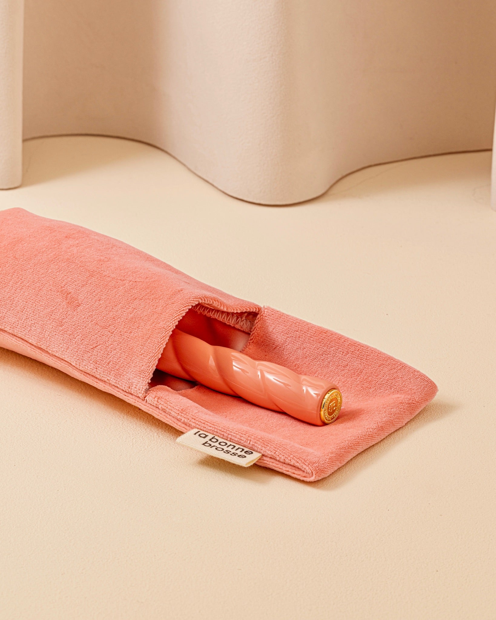 N.02 La Brosse Démêlante & Soin l'Indispensable Corail